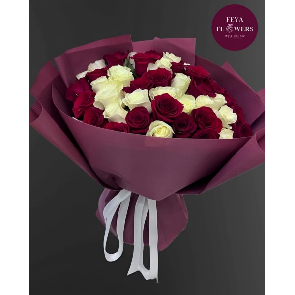 Букет из 31 микс роз